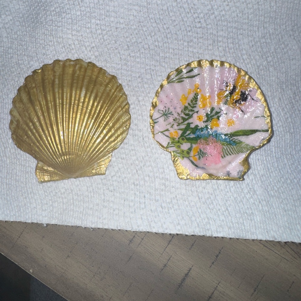 Hand-Painted Seashell scallop Trinket Dish - Gold & Floral Pink